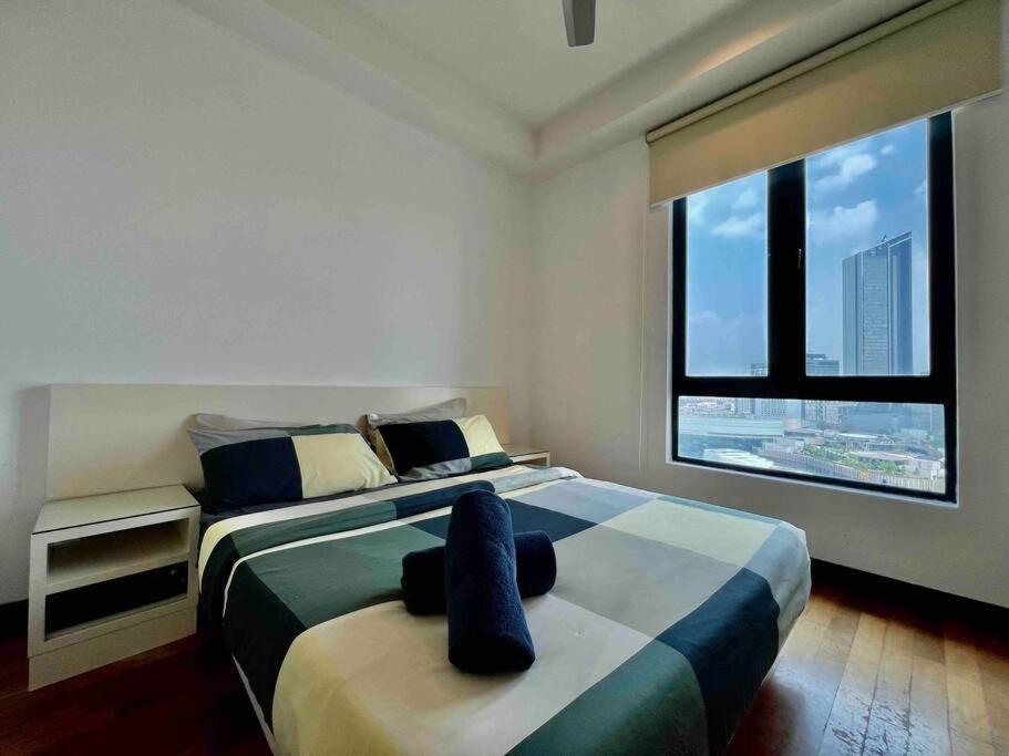 Couple At Casa Residency 5 Mins Walk To Lrt, Jalan Alor & Bukit Bintang