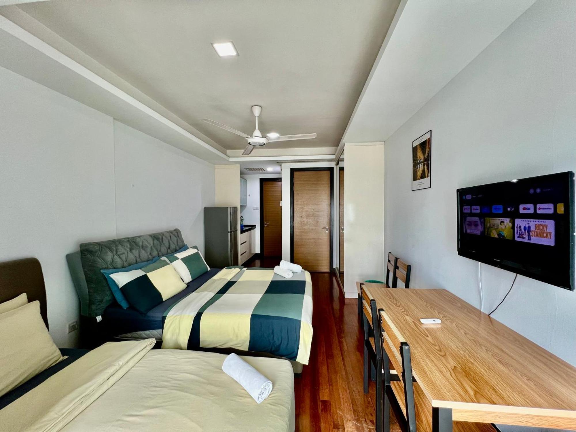 Couple At Casa Residency 5 Mins Walk To Lrt, Jalan Alor & Bukit Bintang Apartment *