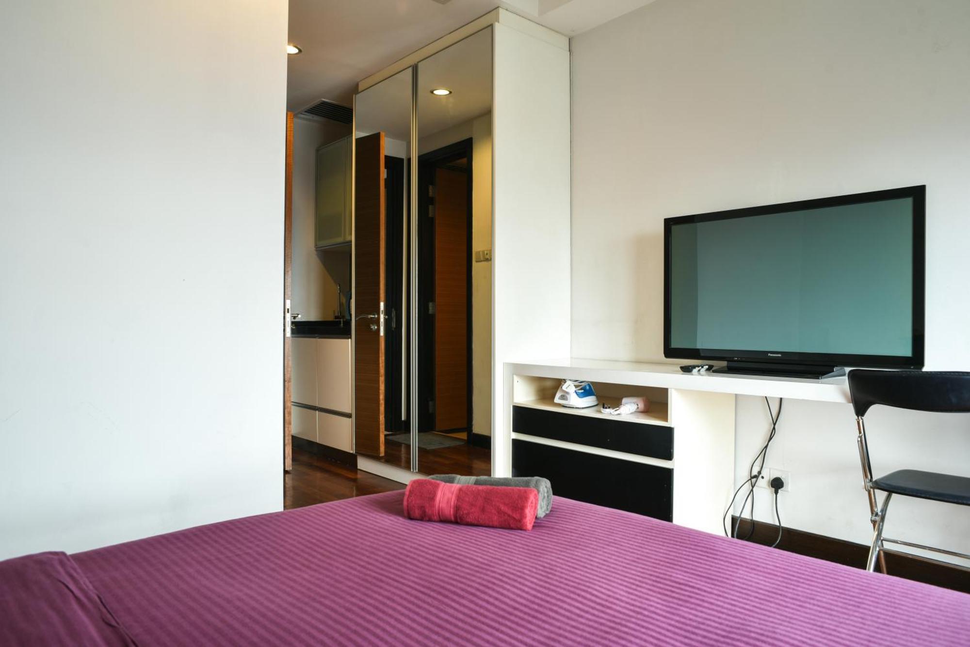 Couple At Casa Residency 5 Mins Walk To Lrt, Jalan Alor & Bukit Bintang Apartment *