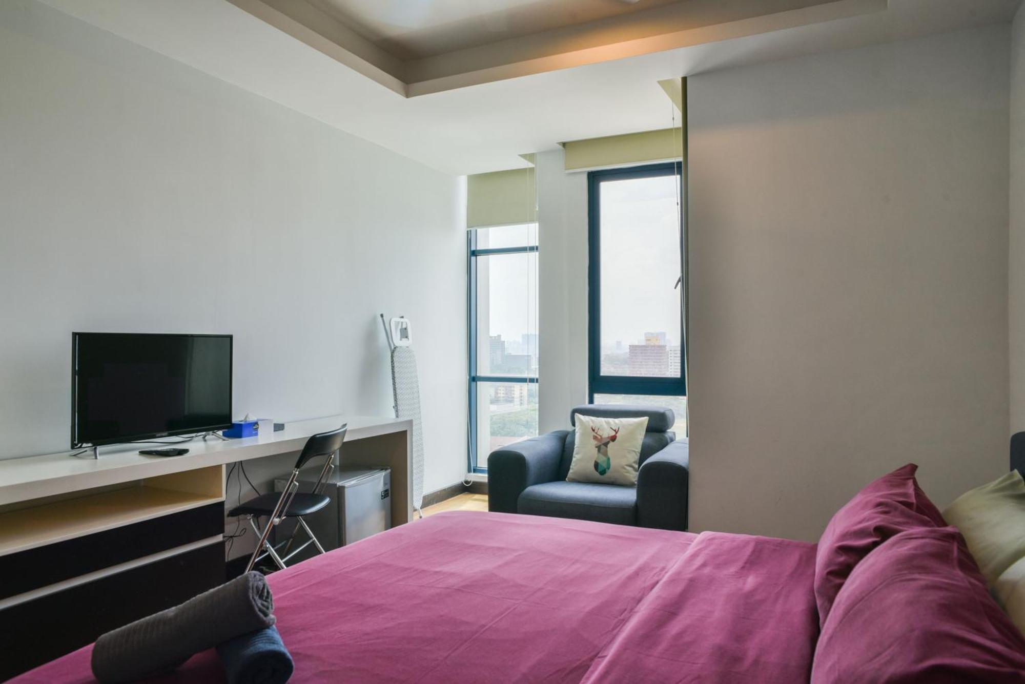 Couple At Casa Residency 5 Mins Walk To Lrt, Jalan Alor & Bukit Bintang *