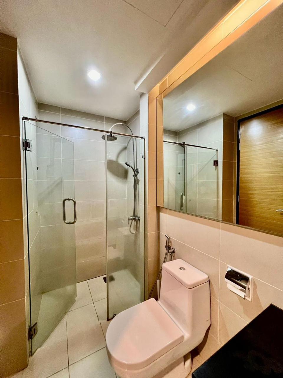 Couple At Casa Residency 5 Mins Walk To Lrt, Jalan Alor & Bukit Bintang Apartment *